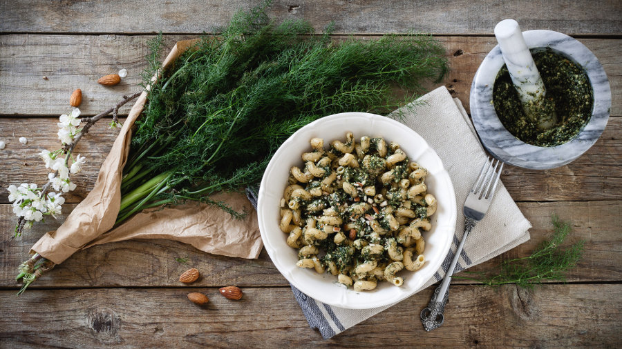 cellentani integrali al pesto di finocchietto selvatico