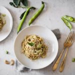 SPAGHETTI INTEGRALI CON CREMA DI FAVE E ANACARDI